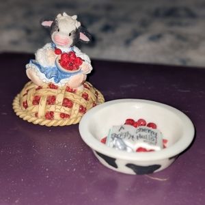 Mary Moo Moos figurines pies and misc
